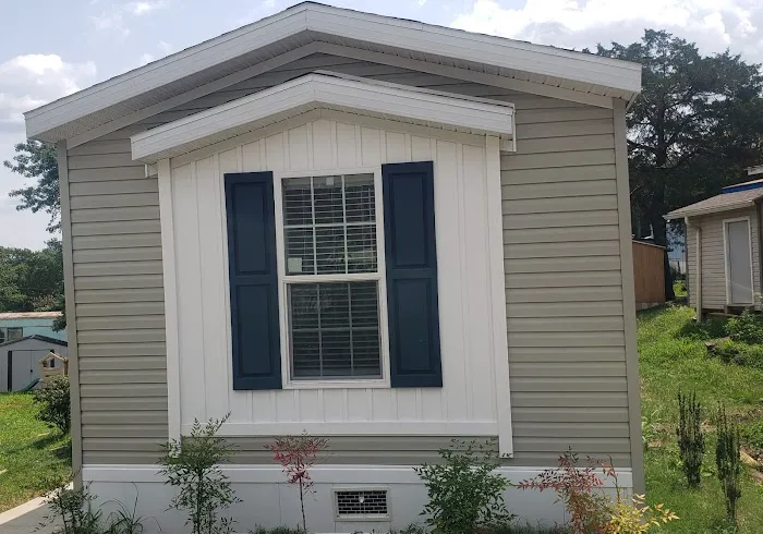 Old Hickory Pointe Mobile Home Park Picture 3