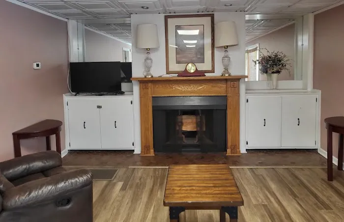 Old Hickory Pointe Mobile Home Park Picture 6