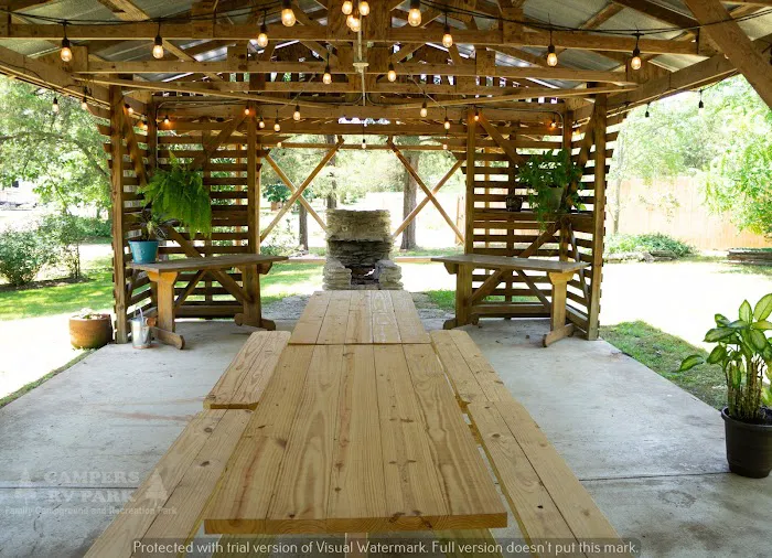 Camper's RV Park Picture 10