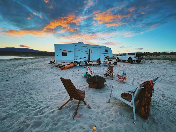 Sandy Beach at Yuba Lake Picture 7