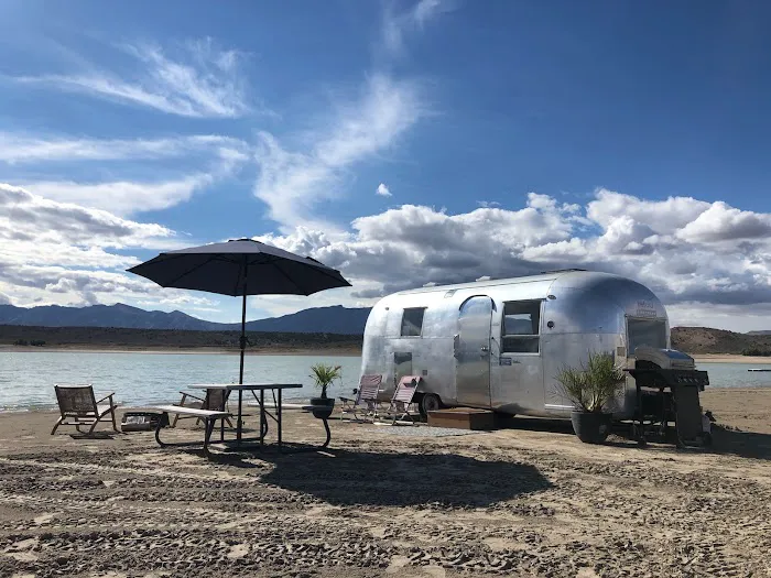 Sandy Beach at Yuba Lake Picture 1