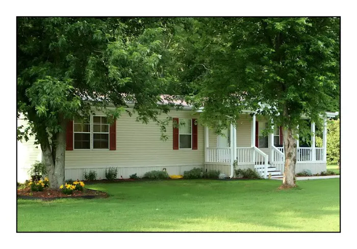 Graceland Mobile Home Estates Picture 4