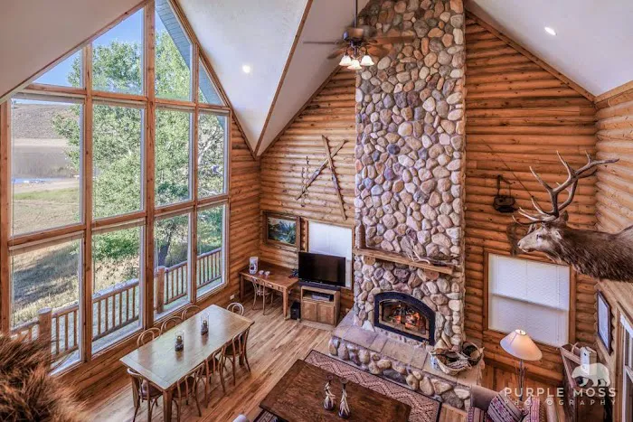 Scofield Lakefront Cabin Picture 3