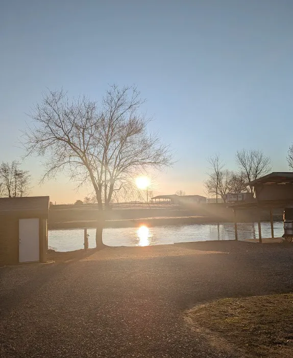 Fisherman's Rest RV Park Picture 6