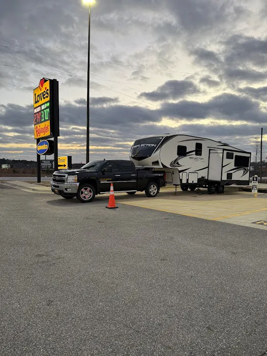 Love's RV Hookup Picture 3