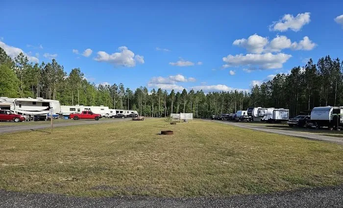 Small Living RV Park Picture 2