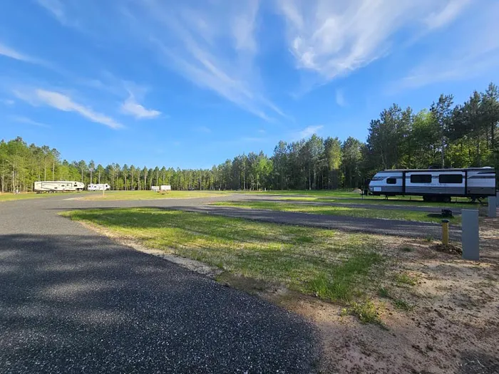 Small Living RV Park Picture 9