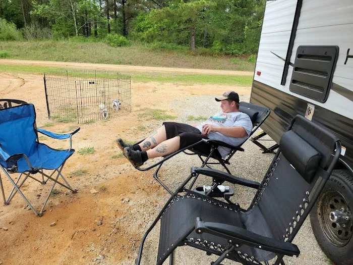 Rest Haven RV Park Picture 9