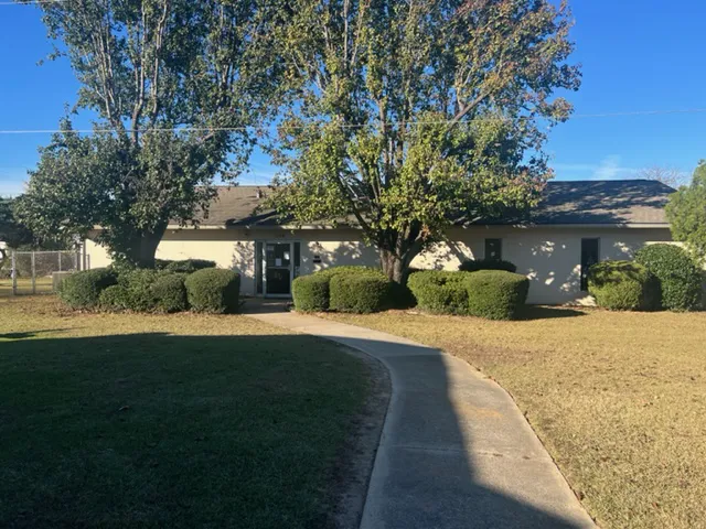 Wilshire Estates Picture 1