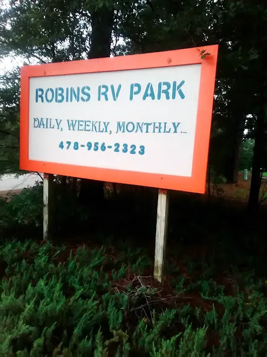 Robins RV Park Picture 10