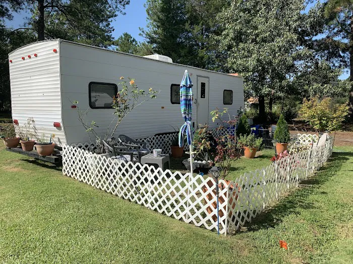 Robins RV Park Picture 1