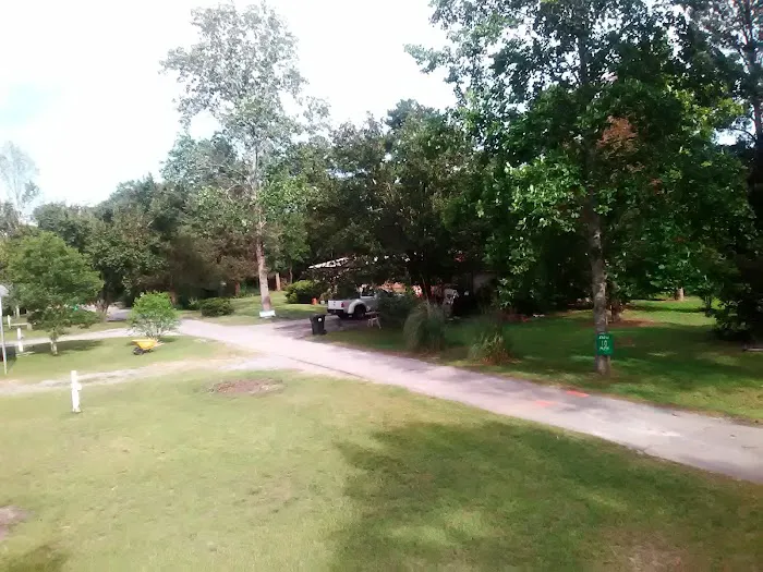 Robins RV Park Picture 8