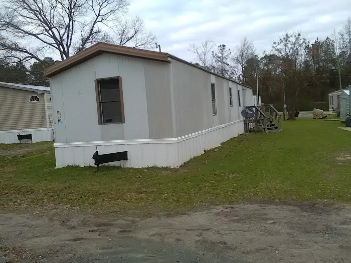 Robins Village Picture 10