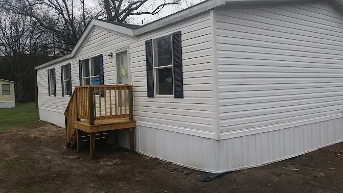 Robins Village Picture 1