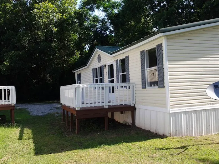 Robins Village Picture 5