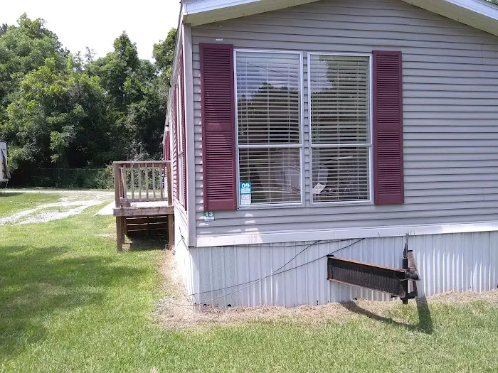 Robins Village Picture 7