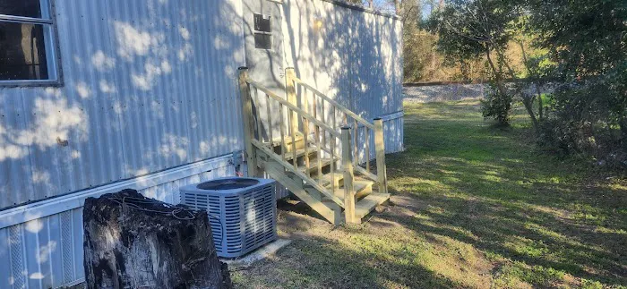 Robins Village Picture 9