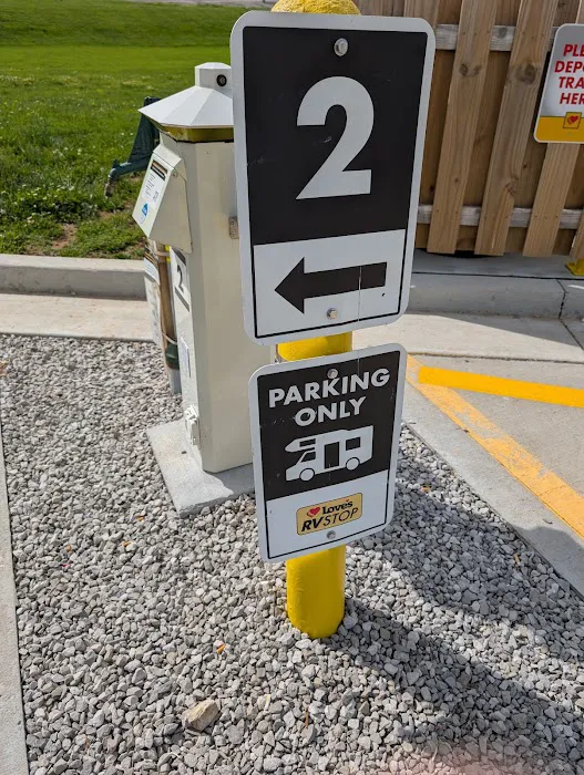 Love's RV Hookup Picture 4