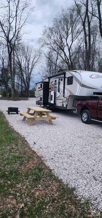 Happy Trails RV Park Picture 4