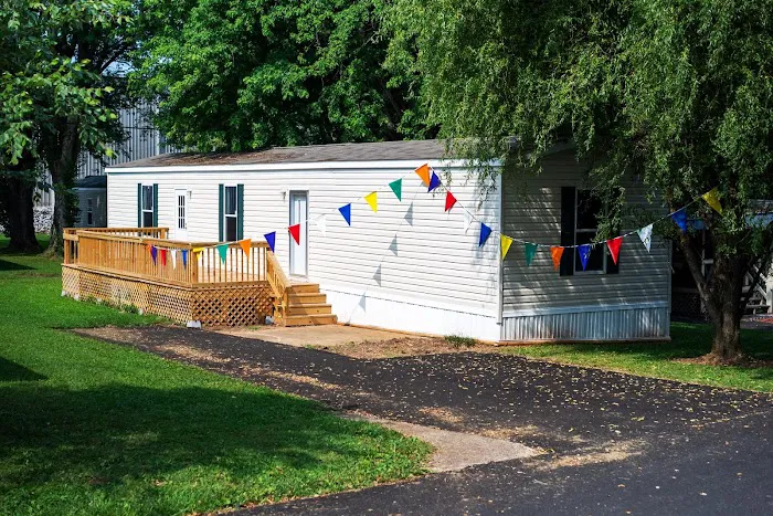 Hamilton Pointe Mobile Home Park Picture 7