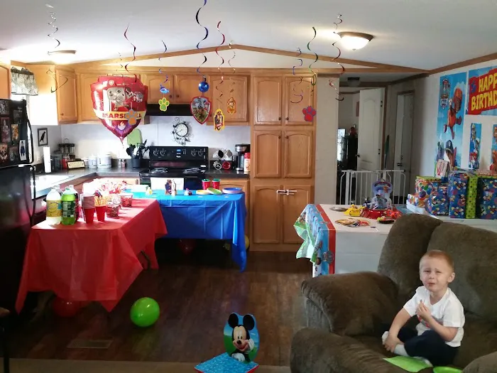 Fay's Mobile Homes/Country Living Mobile Home Park/ Johnson's Mobile Home Parts/Supplies Picture 3