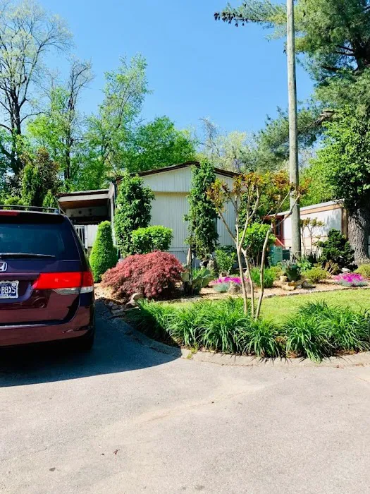 Franklin Estates Mobile Home Park Picture 5