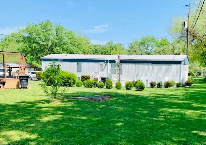 Franklin Estates Mobile Home Park Picture 2