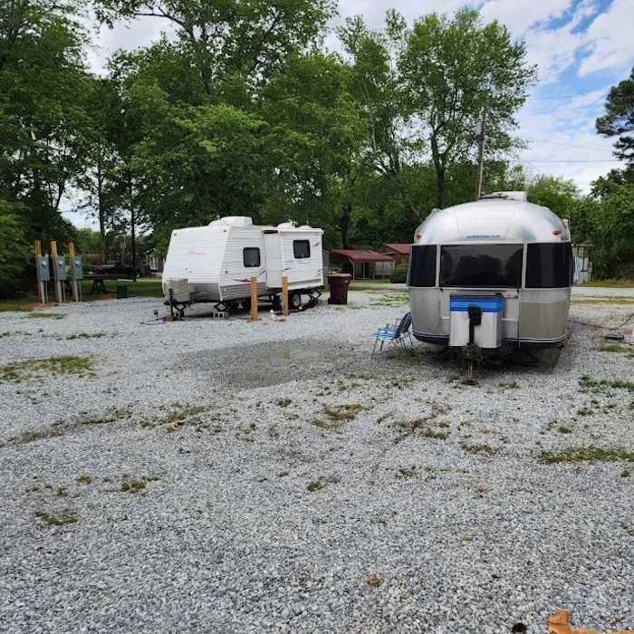 Green Acres Mobile Home & RV Park Picture 7