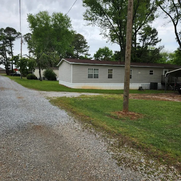 Green Acres Mobile Home & RV Park Picture 9