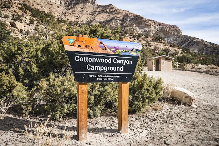 Cottonwood Canyon Campground Picture 1