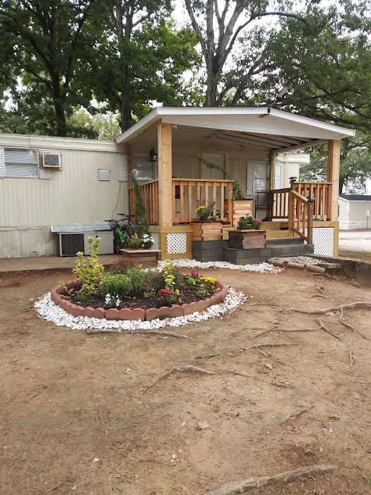 Shady Grove Mobile Home Community Picture 9