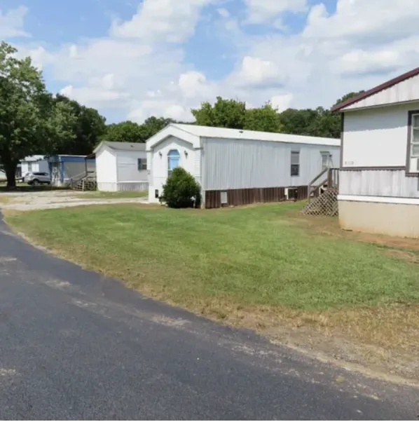 Lenlock Mobile Home Park Picture 2