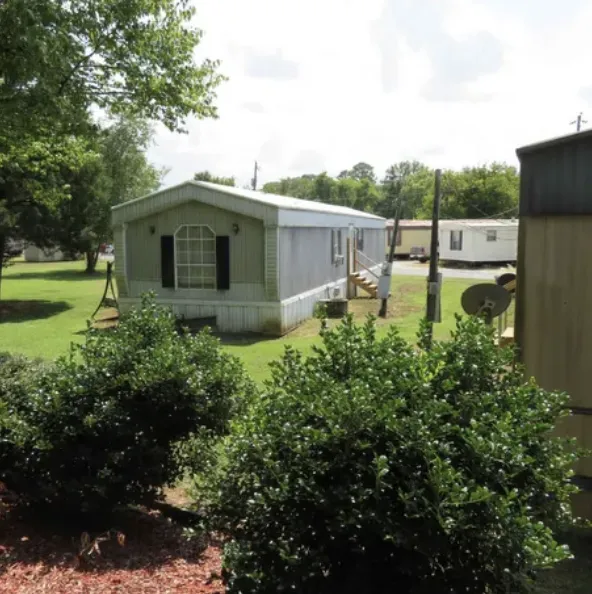 Lenlock Mobile Home Park Picture 1