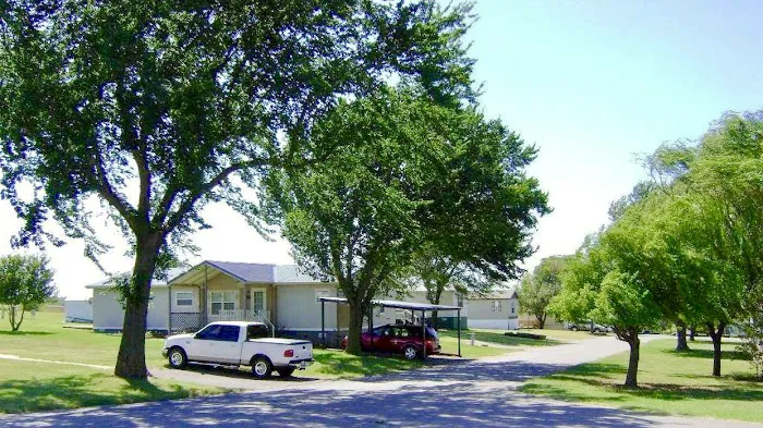 Golden Acres Mobile Home Park Picture 2