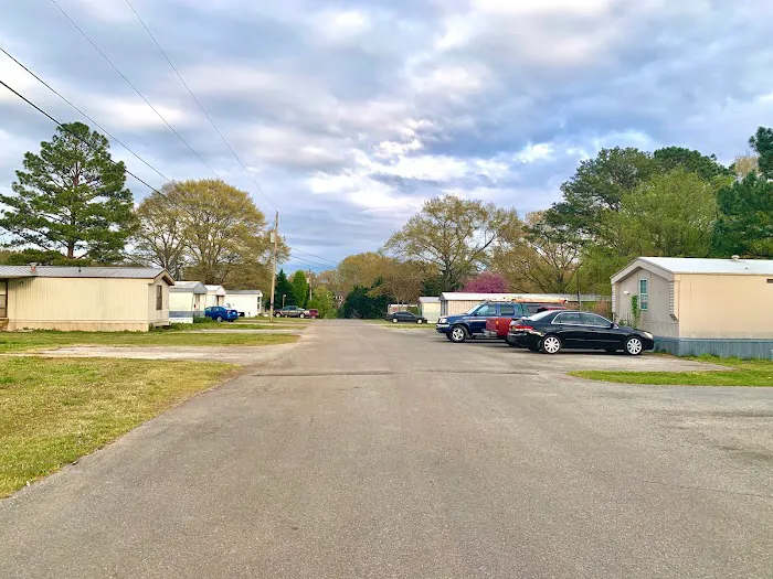Golden Acres Mobile Home Park Picture 4