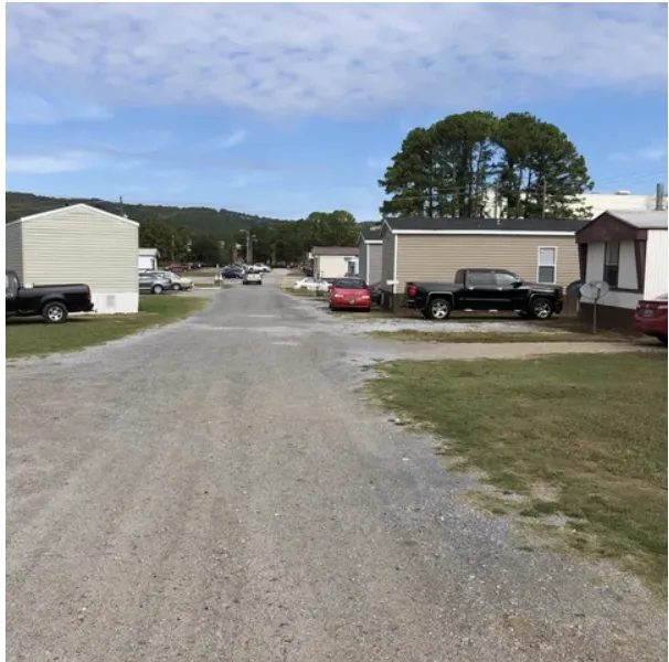 Oxford Estates Mobile Home Community Picture 2