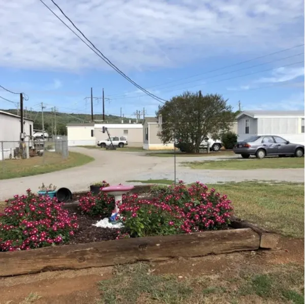 Oxford Estates Mobile Home Community Picture 1