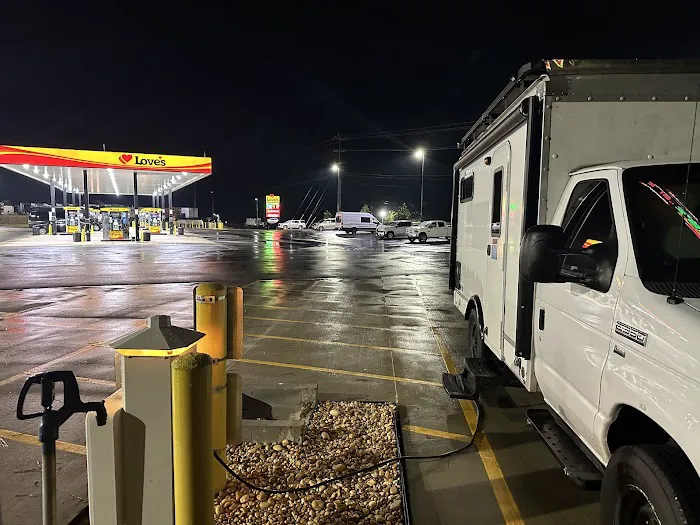 Love's RV Hookup Picture 6