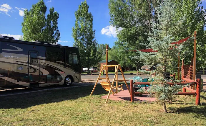 Vernal / Dinosaurland KOA Holiday Picture 6