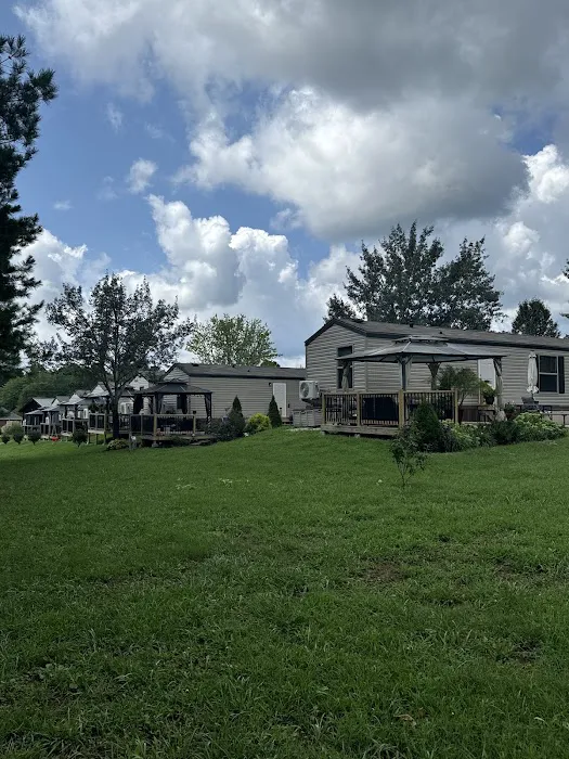 Ramblers Edge Housing Community & RV Park Picture 3