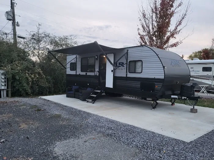 Ferry Rd RV Park Picture 3
