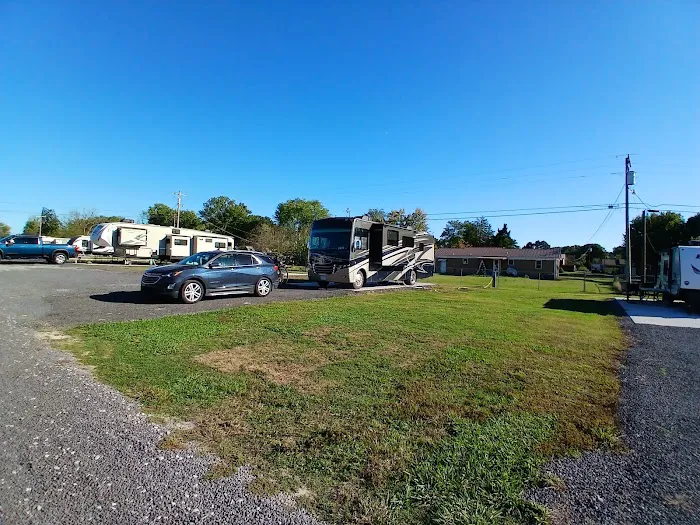 Ferry Rd RV Park Picture 6