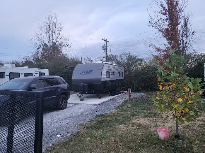 Ferry Rd RV Park Picture 4