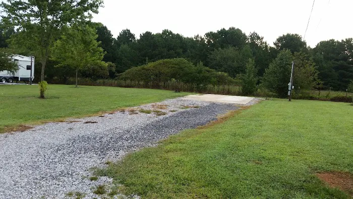 Ferry Rd RV Park Picture 8