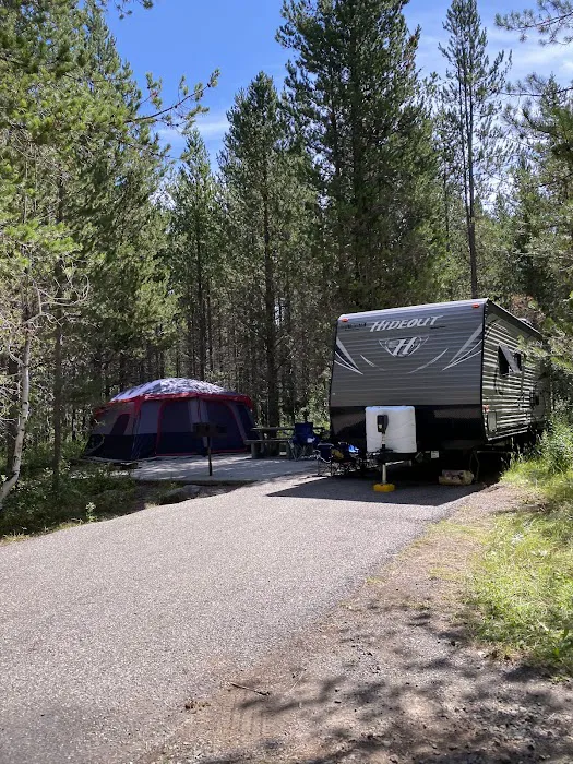 Riverside Campground Picture 10