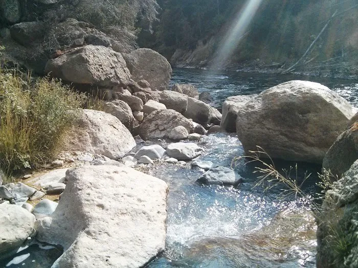 Seven Mile Hole Picture 4