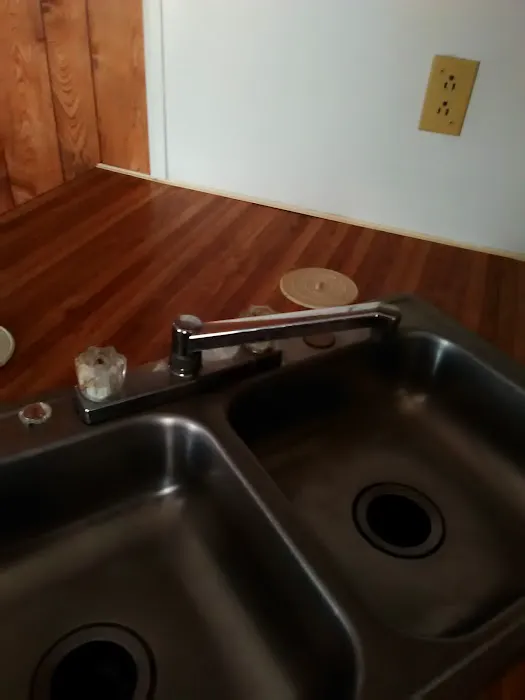 Victory Manor Mobile Home Park Picture 7