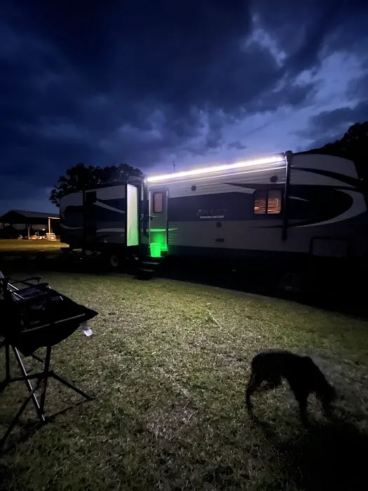 Hollis Smith RV Park Picture 6