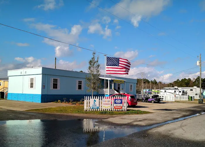 Happy Acres / Happy Campers / Happy Inn & Suites Picture 4