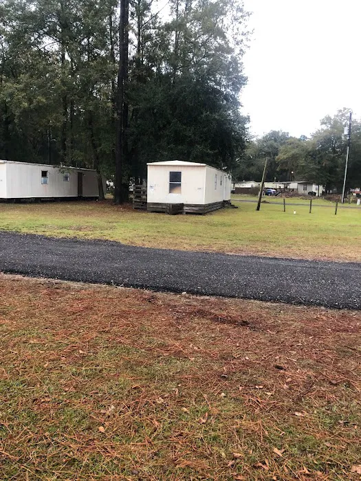 Dina Lee Mobile Home Park Picture 2